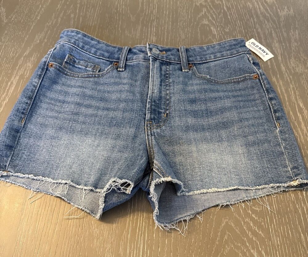 Old Navy High-Rise OG Straight Blue Denim Shorts 3" Inseam Size 8 NWT!